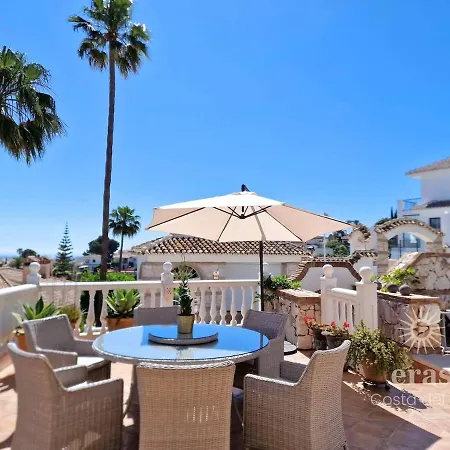With Pool, Jacuzzi, Barbecue, Garden And Privacy V215
