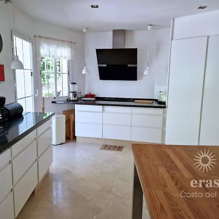 With Pool, Jacuzzi, Barbecue, Garden And Privacy V215 * Mijas