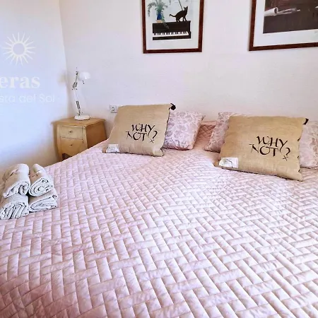 Villa With Pool, Jacuzzi, Barbecue, Garden And Privacy V215