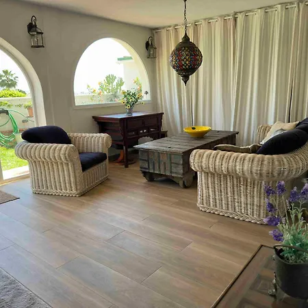 With Pool, Jacuzzi, Barbecue, Garden And Privacy V215 Villa